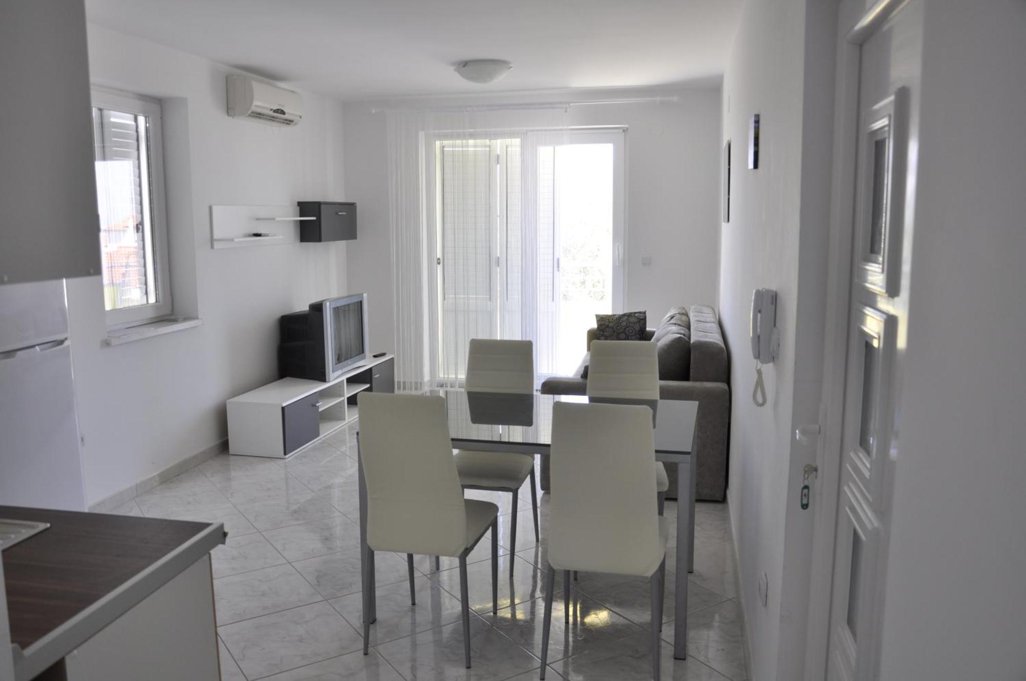 Apartments Diva โนวาลยา ภายนอก รูปภาพ