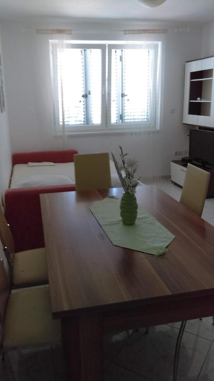 Apartments Diva โนวาลยา ภายนอก รูปภาพ