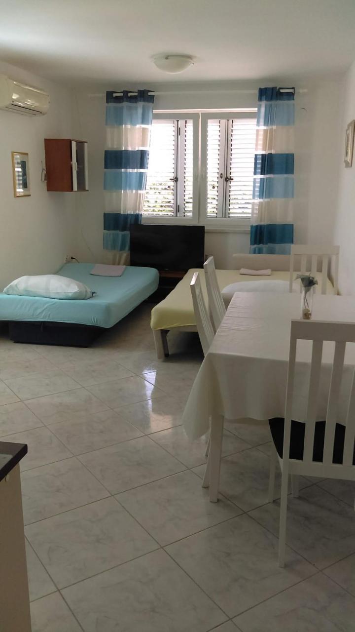 Apartments Diva โนวาลยา ภายนอก รูปภาพ